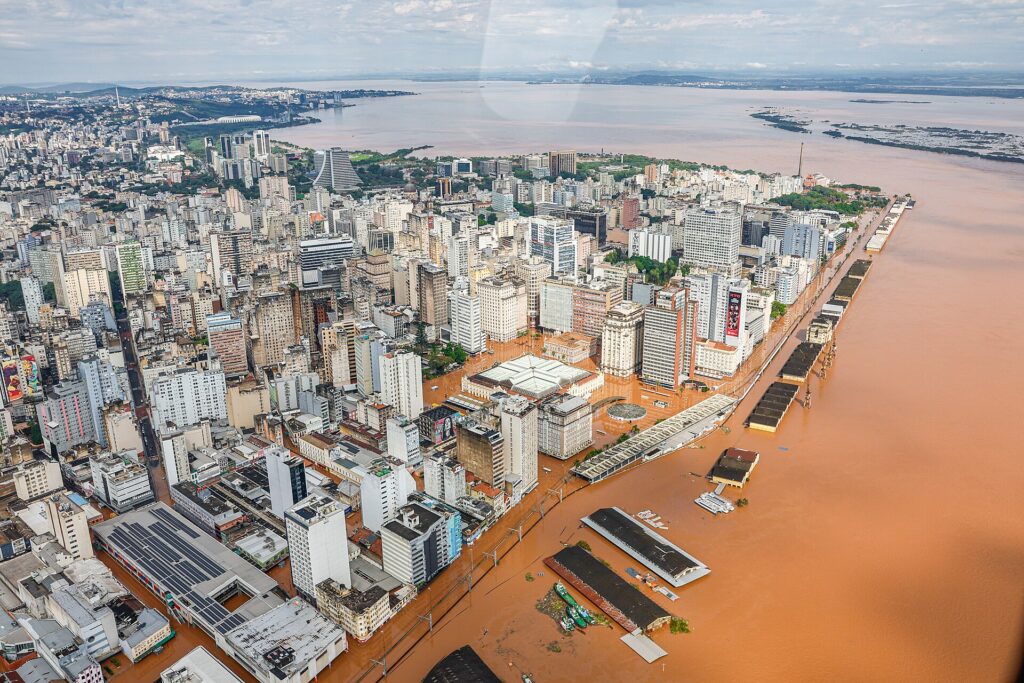 Sobrevoo das áreas afetadas pelas chuvas em Canoas