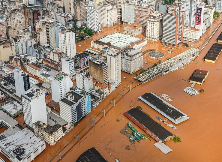 05.05.2024_-_Sobrevoo_das_áreas_afetadas_pelas_chuvas_em_Canoas_-_53700500641